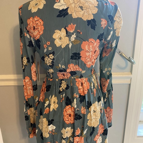 Billabong Floral Dress - Picture 6 of 9